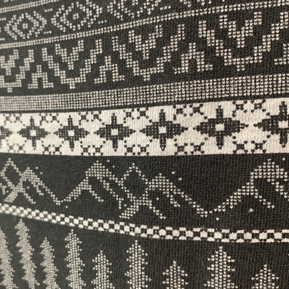 The North Face Logo Sweatshirt Trees Mountains Snowflakes size Small - Picture 6 of 8